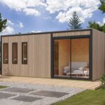 Gartensauna mit Vorraum und Terrasse